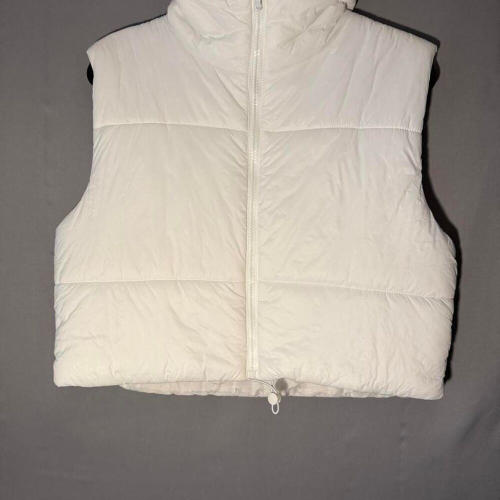 White cropped puffer vest